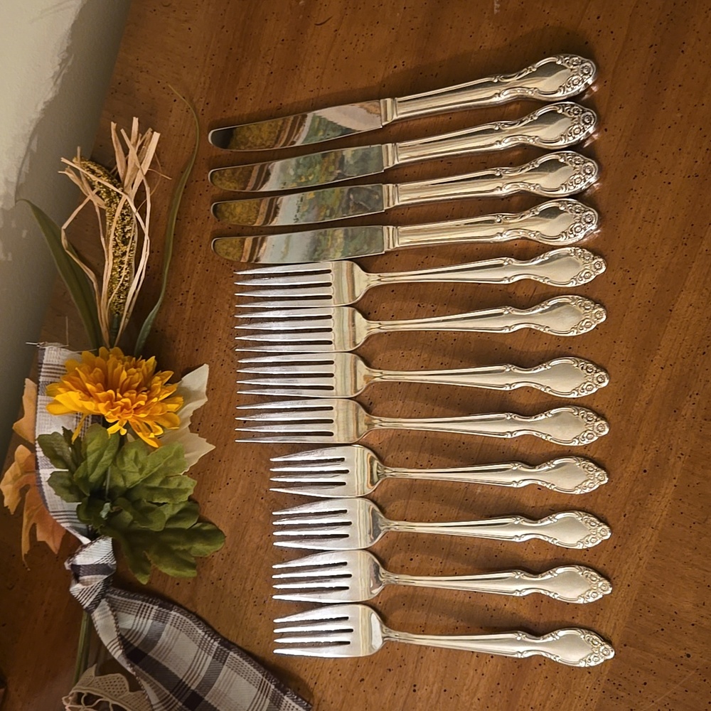 Vintage Rogers & Bro Silvery Mist Silverplate 12 pcs